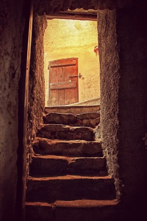 Stone Doorway, Mud House, Piedmont Italy, Castle Tower, African Art Paintings, Cool Doors, Maria Grazia, Mood Off Images, Old Doors