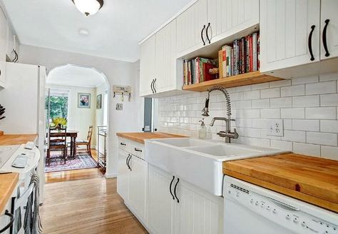 Butcher Block Countertops - The Pros and Cons - Bob Vila Restaurant Banquette, Wood Counters, Wood Countertops Kitchen, Kitchen Design Pictures, Budget Kitchen Remodel, Country Kitchen Designs, Giada De Laurentiis, Galley Kitchen, Butcher Block Countertops