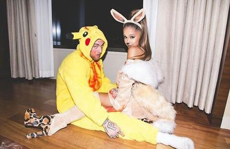 ριитєяєѕт: @itsalexxa1 Ariana Halloween, Ariana Grande Halloween, Celebrity Couple Costumes, Mac Miller Ariana, Mac Miller And Ariana Grande, Ariana Grande Mac, Pokemon Costumes, Teen Halloween, Celebrity Style Red Carpet