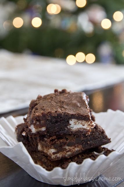 Peppermint Patty brownies Peppermint Patty Brownies, Apple Brownies, Yellow Bliss Road, Homemade Peppermint Patties, Resep Brownies, Peppermint Patty, Chewy Brownies, Homemade Brownies, Peppermint Patties