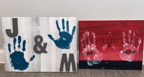 #handprint #coupleromantic #painting #relationship #date #boyfriend #girlfriend #creative Canvas Painting For Couples, Diy Couple Hand Painting, Painting Relationship, Painting For Couples, Canvas Painting Cute, Couples Art Project, Handprint Painting, Couples Canvas Painting, Boyfriend Painting