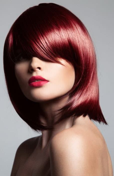 30 Hottest Red Hair Color Ideas to Try Now - The Trend Spotter Best Burgundy Hair Dye, Maroon Hair Dye, Wine Red Hair Color, Blue And Red Hair, Burgundy Hair Dye, Red Hair Color Ideas, Auburn Balayage, Maroon Hair, The Trend Spotter