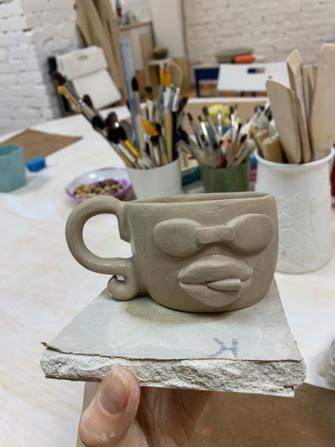 Funny Pottery Ideas, Funny Ceramics Ideas, Clay Plant Pots Handmade, Weird Mugs, Clay Cup, Ceramic Workshop, Clay Crafts Air Dry, Cup Art, Pottery Crafts