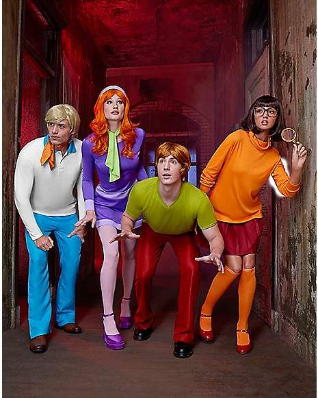 Shaggy Velma And Scooby Costume, Scooby Doo Crew Costumes, Cartoons Halloween Costumes, Mystery Gang Costumes, Scooby Doo Gang Costumes, Scooby Doo Disfraz, Cartoon Characters Costumes, Scooby Doo Cosplay, Shaggy Costume