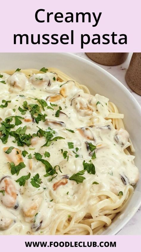 Close up of a dish of creamy mussel pasta sprinkled with parsley. Mussel Pot Recipe Creamy, Creamy Mussel Pasta, Mussel Recipes Easy, Creamy Muscles Recipe, Muscles And Pasta, Mussels And Pasta Recipes, Recipes With Mussel Meat, Frozen Mussels Recipe Easy, Mussel Meat Recipe Frozen