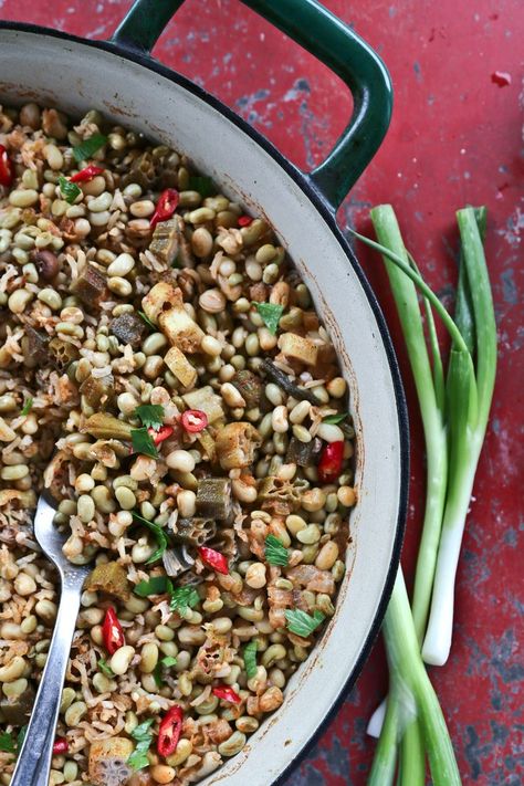 Skillet Suppers: Hoppin’ John and Limpin’ Susan Skillet Suppers on www.virginiawillis.com Limpin Susan, Skillet Suppers, Gullah Recipes, Southern Comfort Foods, Hoppin John, Outdoor Cooking Recipes, Salt Pork, Go To Recipes, Southern Comfort Food