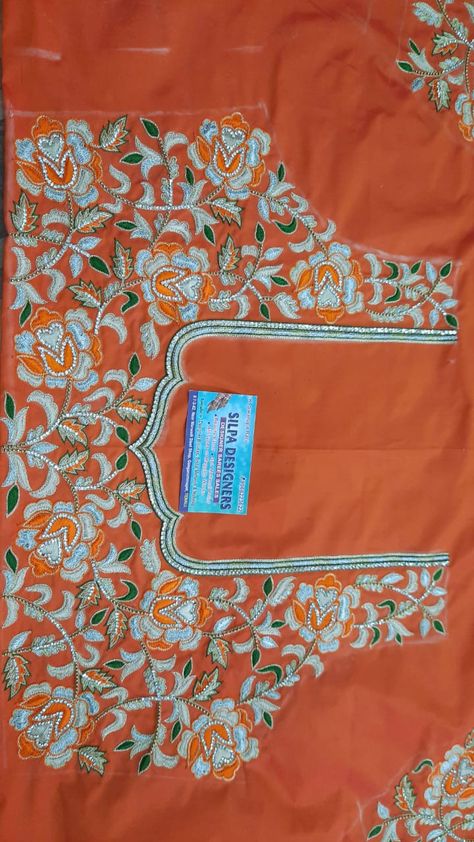 Upada Saree, Computer Embroidery Design Blouses, Silpa Designers, Embroidered Stitches, Blouse Designes, Black Blouse Designs, Computer Works, Cotton Blouse Design, Maggam Works