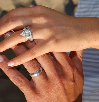 Jessica Simpson's rings when she was married to Nick Lachey. Description from onefinewire.com. I searched for this on bing.com/images Jessica Simpson Engagement Ring, Jessica Simpson Wedding, Nick And Jessica, Celebrity Wedding Rings, Nick Lachey, Favorite Engagement Rings, Wedding Ready, Pear Ring, Pear Shaped Engagement Rings