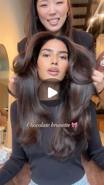 Studio Muse Hair - SYDNEY HAIR SALON on Instagram: "Healthy bouncy hair for holiday @s.kayzz 🤎  Those rich chocolate brunette highlights look delectable 🤤  Achieve the perfect no-bleach highlights and gloss toner finesse with our signature long, layered cut AND BOUNCY BLOWOUT 🫶🏼 . . . . #bouncyhair #hairstylist #glossyhair #loveit #90sblowout #longlayers #longhair #hair #hairinspo #chocolatebrunette #brunette" How To Blow Dry Hair, Bleach Highlights, Rich Brunette Hair, Bouncy Blowout, Chocolate Brunette, Bouncy Blow Dry, Rich Brunette, Hair Toner, Bouncy Hair