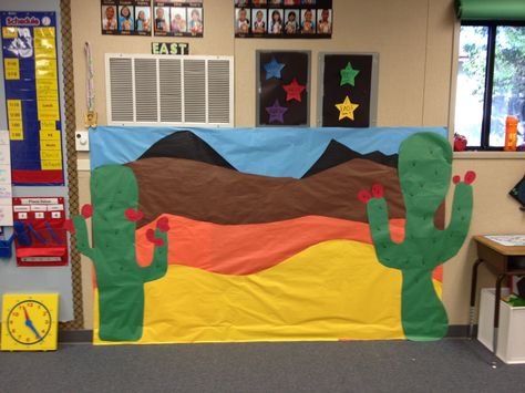 Desert bulletin board Desert Bulletin Board, Scholastic Book Fair, Wild West Theme, 1st Grade Science, Desert Animals, Cowboy Theme, Vbs Crafts, Desert Art, Animal Habitats