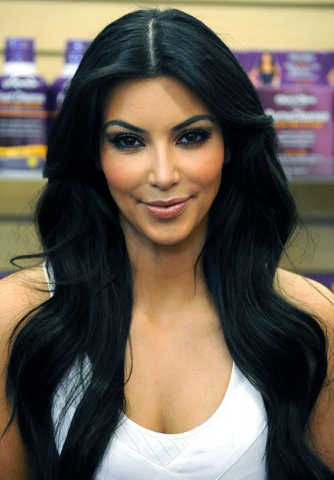 Kim Kardashian 2009, Jet Black Hair Dye, Black Hair Celebrities, Kim Kardashian Images, Kim Kardashian Hair, Kardashian Hair, 1967 Mustang, Kim Kardashian Outfits, Black Hair Dye