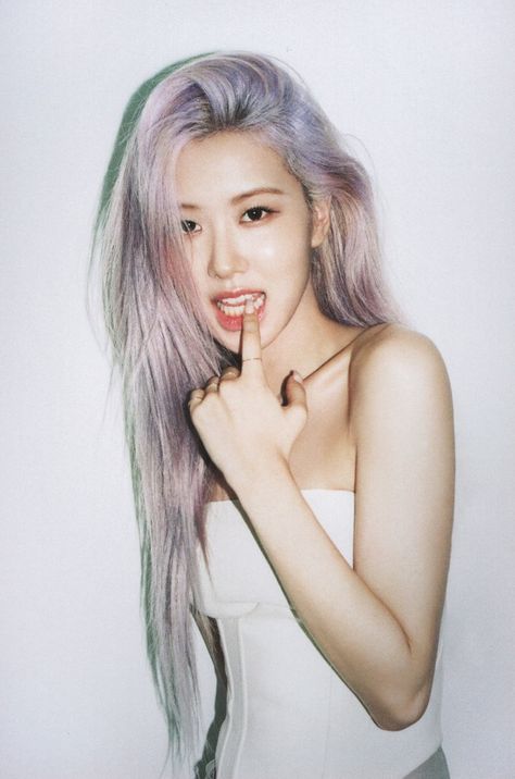 Rosé, Park Chaeyoung, Blackpink. Rose Purple Hair, Rosé Purple Hair, Rosé The Album, Rose Purple, Blackpink Memes, Park Chaeyoung, Rosé Blackpink, Blackpink Fashion, Blackpink Rose