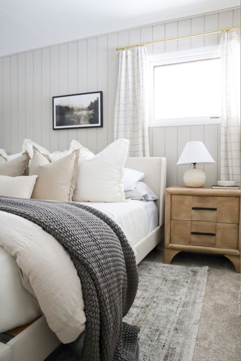 Cozy Farmhouse Bed, Bed Layering Ideas, Colorado Apartment, Layered Bedding Ideas, Bedding Layers, Layered Bedding, Neutral Bedroom Decor, Neutral Bedding, Fall Bedding