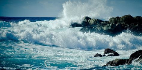 Sea Waves - Environment News - Israel Waves Crashing On Rocks, 2048x1152 Wallpapers, Waves Photos, Waves Wallpaper, Waves Crashing, Nature Water, Ocean Wallpaper, Crashing Waves, Ocean Wave