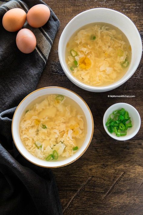 Egg Drop Soup, the Korean way. It's so delicious and very comforting! And, super easy to make! Just follow my simple 2 step instructions! Korean Egg Drop, Egg Drop Soup Easy, Egg Soup Recipe, Korean Soup Recipes, Korean Egg, Korean Breakfast, Egg Soup, Recipe Korean, Easy Korean Recipes