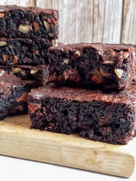 Easy Homemade Brownies (Amish Recipe) - Amish Heritage Amish Heritage Recipes, Amish Desserts, Homemade Brownies Recipe, Easy Homemade Brownies, Amish Cookies, Reese's Peanut Butter Bars, Homemade Brownies Easy, Oatmeal Chocolate Chip Bars, Moist Brownies