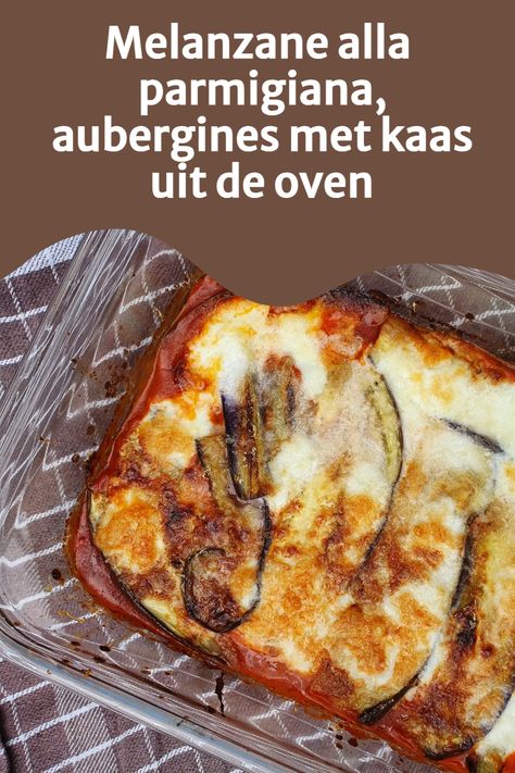 Aubergine recept oven, aubergine uit de oven, aubergine recept simpel, melanzane alla parmigiana, italiaanse recepten, hoofdgerecht, zonder vlees, vegetarisch, tomatensaus, basilicum, mozzarella, parmezaanse kaas, gegrilde aubergine, aubergine bakken, aubergine, aubergine bereiden, aubergine bakken in olie, origineel recept, melanzane alla parmigiana origineel recept, melanzane recept, comfortfood, ovenschotel, oven recepten, zonder pakjes, zonder zakjes, lekker eten, authentieke recepten, Oven