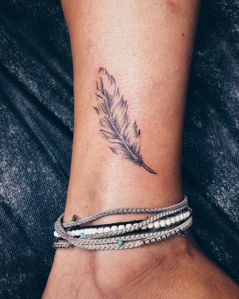 Golden Eagle Feather Tattoo, Western Feather Tattoo, Veer Tattoo, Western Arm Tattoos, Simple Feather Tattoo, Native Feather Tattoos, Feather Tattoo Placement, Feather Tattoo Ideas For Women, Eagle Feather Tattoos