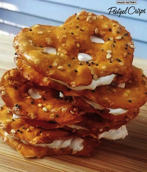 Cream cheese Everything Pretzel Crisps "bagel bites" Peppers With Cream Cheese And Everything Bagel Seasoning, Everything Pretzel, Cream Cheese Everything Bagel Seasoning, Everything Bagel Bites, Pretzel Crisps Recipe, Annie’s Pretzel Recipe, Annie’s Pretzels, Appetizers Cold, Bagel Crisps