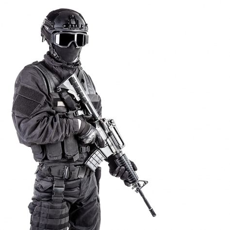 Tactical Uniforms, Swat Police, Black Uniform, Tactical Armor, Army Gears, Police Patrol, Military Drawings, Military Action Figures, Spec Ops