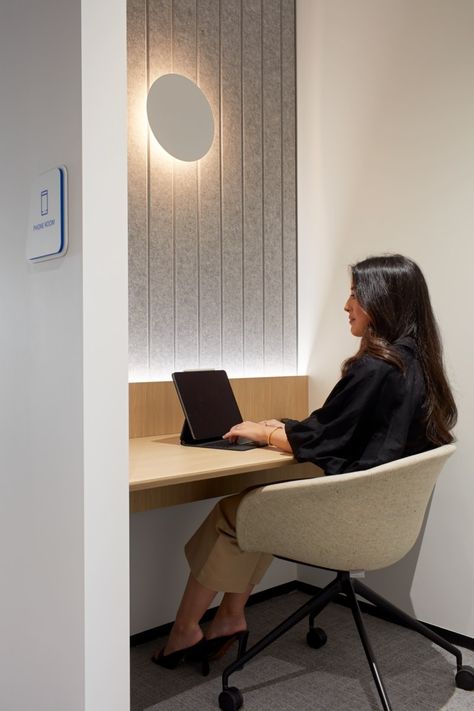 Office Phone Booth Design, Focus Room Office, Phone Room Design, Office Phone Room, Phone Booth Design, Private Office Design, Insurance Office, Focus Work, Focus Space