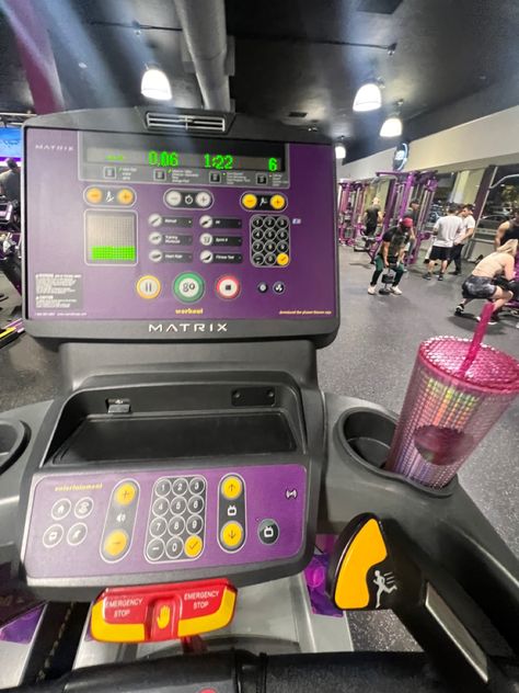 Asthetic Workouts Pics, Planet Fitness Gym Pictures, Excercise Aesthetic Girl, Planet Fitness Aesthetic, Fitness Asethic, Gym Planet Fitness, Gym Machines Aesthetic, Gym Aesthetic Planet Fitness, Workout Girly