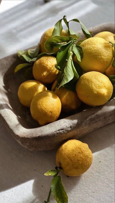 Mediterranean Aesthetic, Yellow Aesthetic, Slow Living, Food Styling, Aesthetic Food, Summer Aesthetic, Wallpaper Iphone, Mood Boards, Aesthetic Pictures