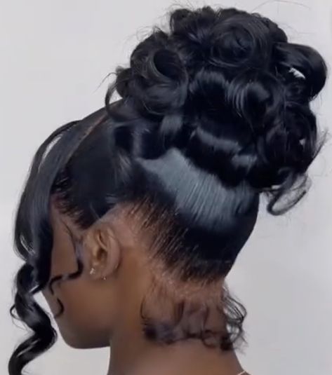 Hairstyles For 18th Birthday, Curly Bun Hairstyles Prom, Md Hairstyles, Alt Hairstyles, Classy Hairstyle, Hairstyle For Prom, Pageant Hair, Classy Hairstyles, Black Ponytail Hairstyles