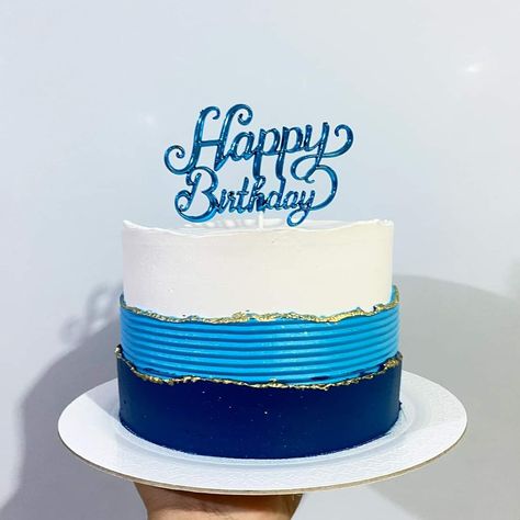 Woman Birthday Cake, Woman Birthday, Birthday Cakes For Women, Gold Cake, Birthday Woman, Blue Decor, Cake Inspiration, Mario Bros, Young Woman