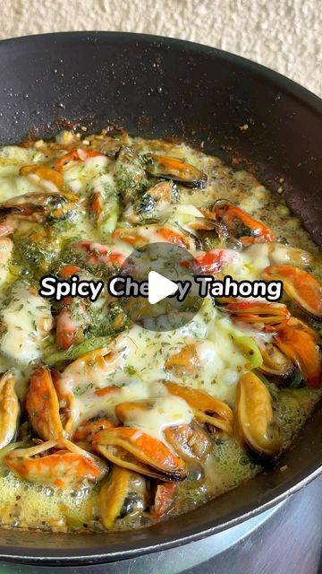 Belle 🌸 on Instagram: "Spicy Cheesy Tahong #nobake #cybelliciouskitchen #tahong #mussels #seafood #spicy #easyrecipes #ulamideas #pinoyfood #filipinofood #foodporn #fypシ #reelsinstagram #reelsfb #voiceover #cybellicious #cheesy" No Shell Mussels Recipe, Tahong Recipe Mussels, Shelled Mussels Recipe, Tahong Recipe, Mussels Recipe, Pinoy Food, Filipino Recipes, Stuffed Shells, May 20