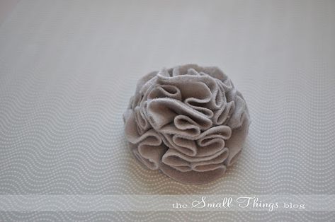 Frosting Tutorial, The Small Things Blog, Diy Ruffle, Small Things Blog, Felt Flower Tutorial, Hair Bow Tutorial, Ruffle Flower, Fabric Flower Tutorial, Felt Flower Headband