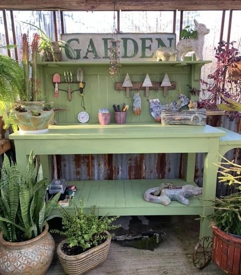 Potting Bench Decorating Ideas, Greenhouse Potting Table, Potters Bench Ideas, Pallet Garden Table Potting Station, Outdoor Gardening Station, Repurposed Potting Bench, Garden Potting Bench Ideas, Planting Station Potting Tables, Repurposed Potting Bench Ideas