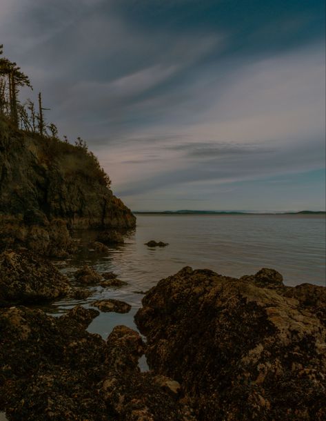 Experience the Stunning Beauty of Victoria's Rocky Beaches! Our cinematic landscape shot captures the breathtaking views of the ocean and rocky coastline in British Columbia. #VictoriaBC #RockyBeach #OceanViews #Cinematic #LandscapePhotography #ExploreBC #TravelPhotography #NaturePhotography #PacificNorthwest Rocky Beach Aesthetic, Cinematic Landscape, Land Photography, Rocky Coastline, Rocky Beach, Beach Nature, Rocky Shore, Ocean Sky, Beach View