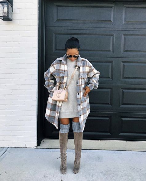 Plaid Coat Outfit, New York Winter Outfit, Fall Jackets Outfit, Shacket Outfit, Plaid Shirt Outfits, Modest Casual Outfits, Flannel Outfits, Casual Outfit Inspiration, Mode Casual