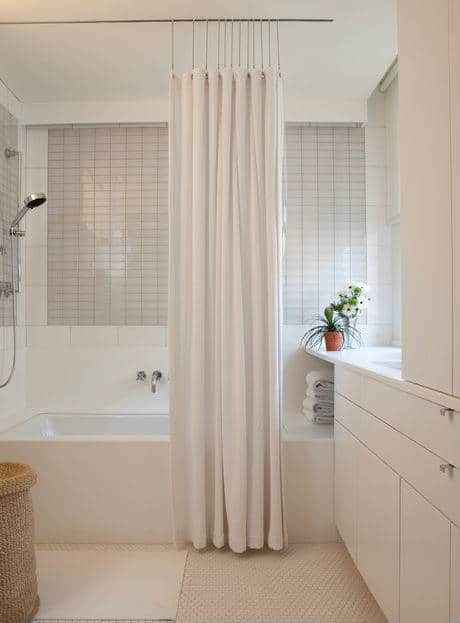 Glass Shower Door vs. Shower Curtain Bathroom Curtain Ideas, Trendy Shower Curtain, Farmhouse Shower, Contemporary Shower, Modern Shower Curtains, Bathroom Curtain, Curtain Ideas, Shower Tile Designs, Bathroom Trends