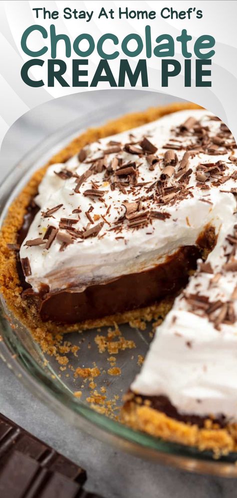 A chocolate cream pie with a slice taken out. Dream Pie, Chocolate Graham Cracker Crust, Chocolate Cream Pie Recipe, Cheesecake Oreo, Pastas Recipes, Chocolate Cream Pie, Chocolate Graham Crackers, Cream Pie Recipes, Baking Cocoa