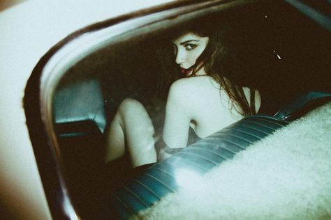 Backseat Car Photoshoot, Dark Grunge, Book Inspiration, French Girl, Photoshoot Inspiration, Fashion Photoshoot, Photography Inspo, Pose Reference, Fashion Photo