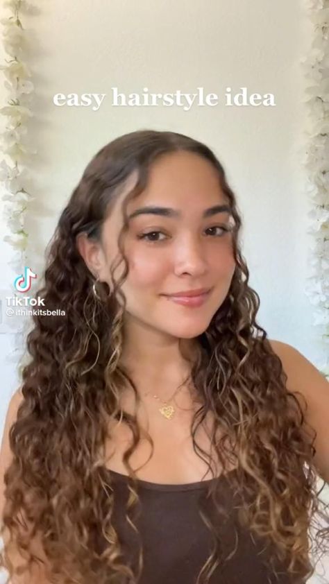 Island Escape: Vacation-inspired Hairstyle Ideas for Island Waves Curly Hair Dos, Curly Hair Care Routine, Curly Hair Videos, Curly Hair Photos, Cute Curly Hairstyles, Medium Curly Hair Styles, Curly Hair Styles Easy, Hairdos For Curly Hair, Curly Hair Inspiration