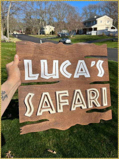 Safari Birthday Sign, Easy Safari Decorations, Diy Safari Birthday Party, Safari 3rd Birthday Party Boy, Safari 1st Birthday Party Boy, Safari Themed Birthday Party Decoration, Safari Birthday Party Decorations Diy, Safari First Birthday Party Boy, Safari Birthday Party Boy