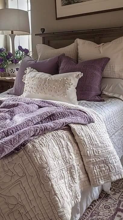 Facebook Winter Decor Living Room, Bedding Arrangement, Modern Winter Decor, Decorating After Christmas, After Christmas Winter Decor, Christmas Interiors, Winter Home Decor, Cozy Throws, Cozy Bedding