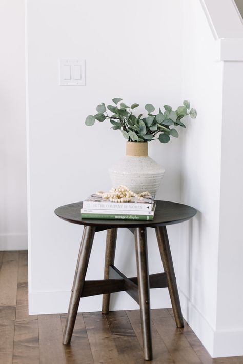 how to style a small side table Small Round Side Table, Accent Table Decor, Simple Side Tables, Ikea Decor, Side Table Decor, Round Accent Table, Corner Table, Small Side Table, Family Room Decorating