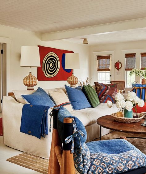 Eclectic Americana Decor, Camp Living Room, Red And Blue Living Room, Modern Americana Decor, Red And Blue Decor, Americana Interior Design, Eclectic Elegance, Dallas Apartment, Best Project