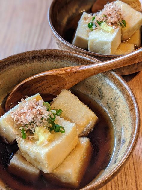 Agedashi Tofu, Bonito Flakes, Tofu Soup, Easy Japanese Recipes, Tofu Dishes, Silken Tofu, Fried Tofu, Japanese Cooking, Japanese Dishes