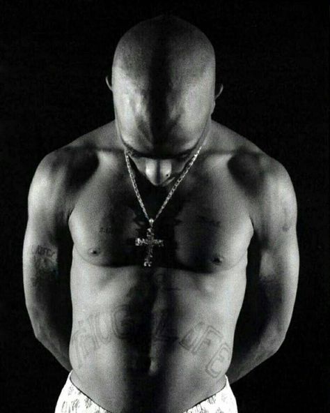 Tupac Shakur Tupac Cross, Tupac Photos, Tupac Pictures, J Black, Tupac Shakur, Best Rapper, Thug Life, Tupac, Snoop Dogg