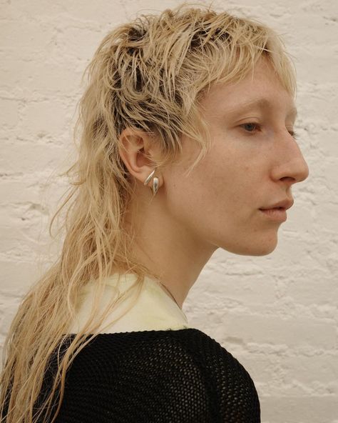 The cool Elin 🌻 | Instagram Punk Bleached Hair, Skullet Haircut, Mullet Long, Chelsea Cut, Fade Styles, Punk Hair, Bleached Hair, New Haircuts, Cool Haircuts