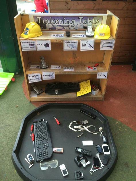 Tinkering table- love this. Maybe with lots of objects that can be taken apart and put back together. Screwdrivers Tinkering Table, Tinkering Station, Investigation Area, Curiosity Approach, Eyfs Classroom, Reggio Classroom, Early Years Classroom, Different Tools, Eyfs Activities