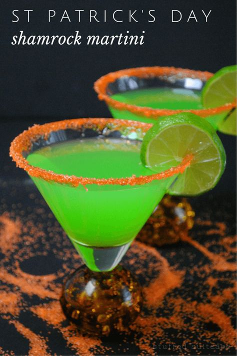 Share a bit of luck with these green shamrock martini cocktails. The perfect St Patrick's Day drinks recipe for your dinner party or get together. Shamrock Martini, Irish Pie, St Patty's Day Drinks, Treasure Cookies, St Patrick's Day Drinks, St Patricks Day Drinks, Easy Alcoholic Drinks, Drinks Recipe, St Patricks Day Food