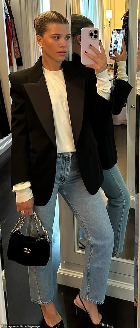 Black Blazer White Shirt, Blazer White Shirt, Apple Shaped Body, Jeans Handbag, Becca Kufrin, Sophia Richie, Kaitlyn Bristowe, Katherine Schwarzenegger, Chantel Jeffries