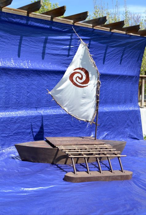 Moana's Boat Moana Boat Diy, Moana Canoe, Diy Canoe, Moana Halloween, Moana Boat, Diy Wagon, Coraline Halloween Costume, Moana Jr, Moana Theme Birthday