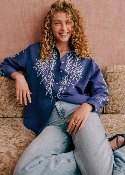 Maxy shirt - Sézane x Roberto Ruspoli - Hestia - Linen - Sézane Roberto Ruspoli, Navy Embroidery, Navy Background, Elegant Blouses, Shirt Embroidery, Embroidered Clothes, Knitwear Tops, Embroidery Dress, Mother Of Pearl Buttons